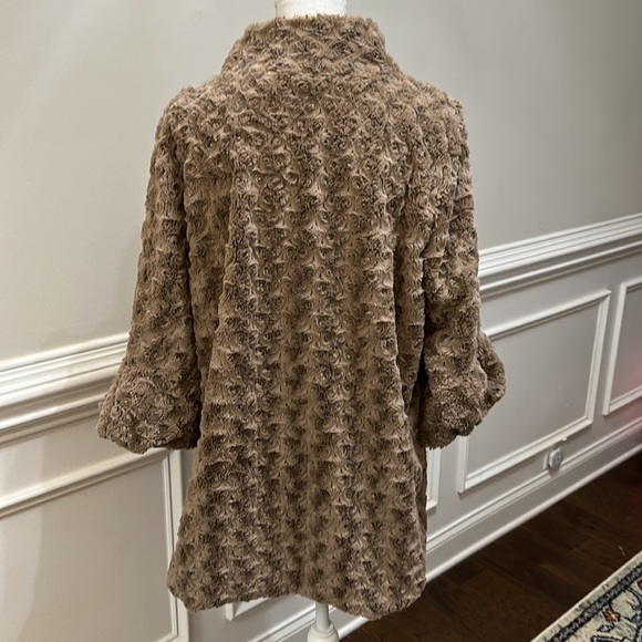 Altar’d State Women’s Beige/Tan Rosette Button up Cardigan/jacket size M/L - Picture 9 of 11